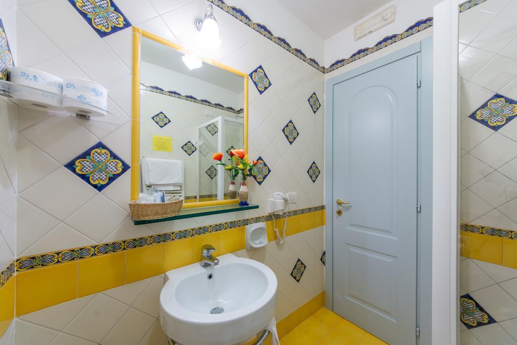 Meuble Casa Mannini Rooms Maiori Exterior foto
