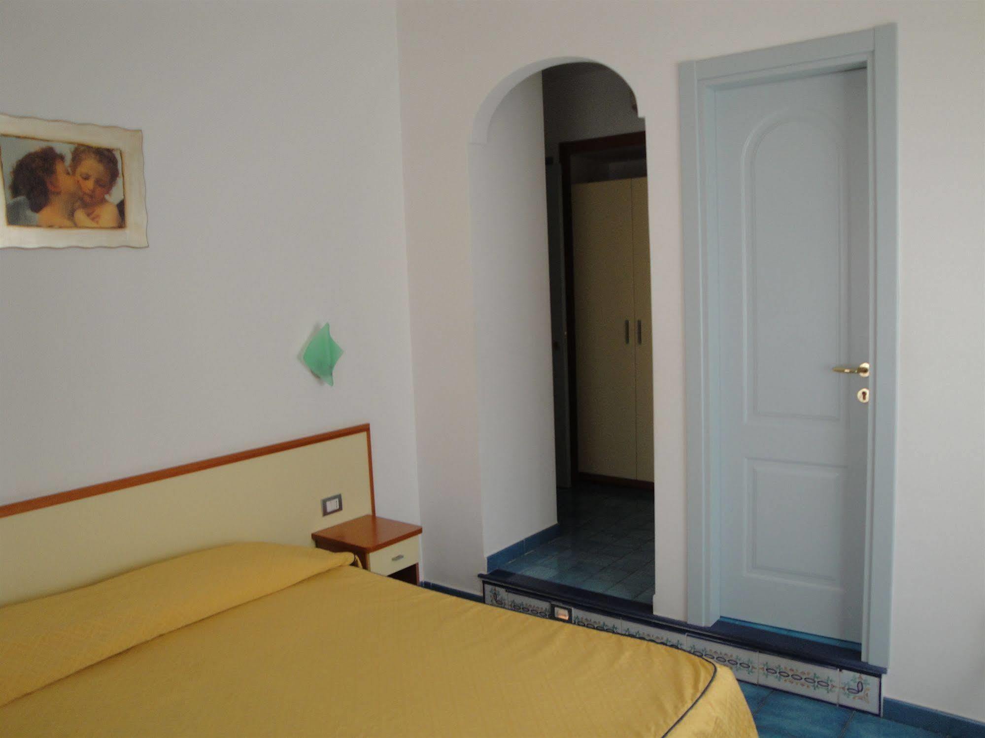 Meuble Casa Mannini Rooms Maiori Exterior foto